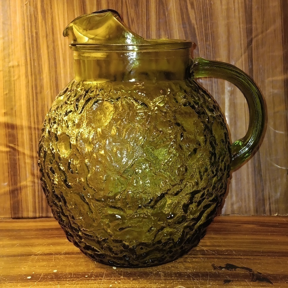 Vintage 1960s green Anchor ⚓️ Hocking crinkle glass pitcher barware shabby chic